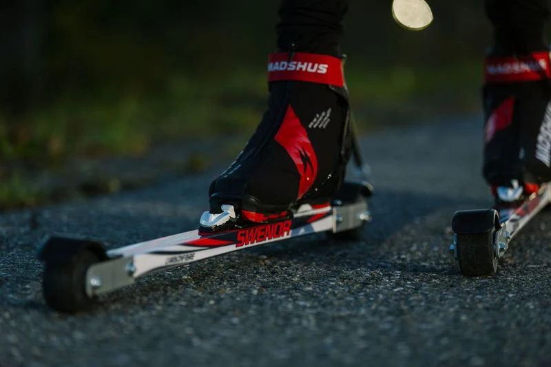 Swenor Carbonfibre Classic Rollerskis - Image 4