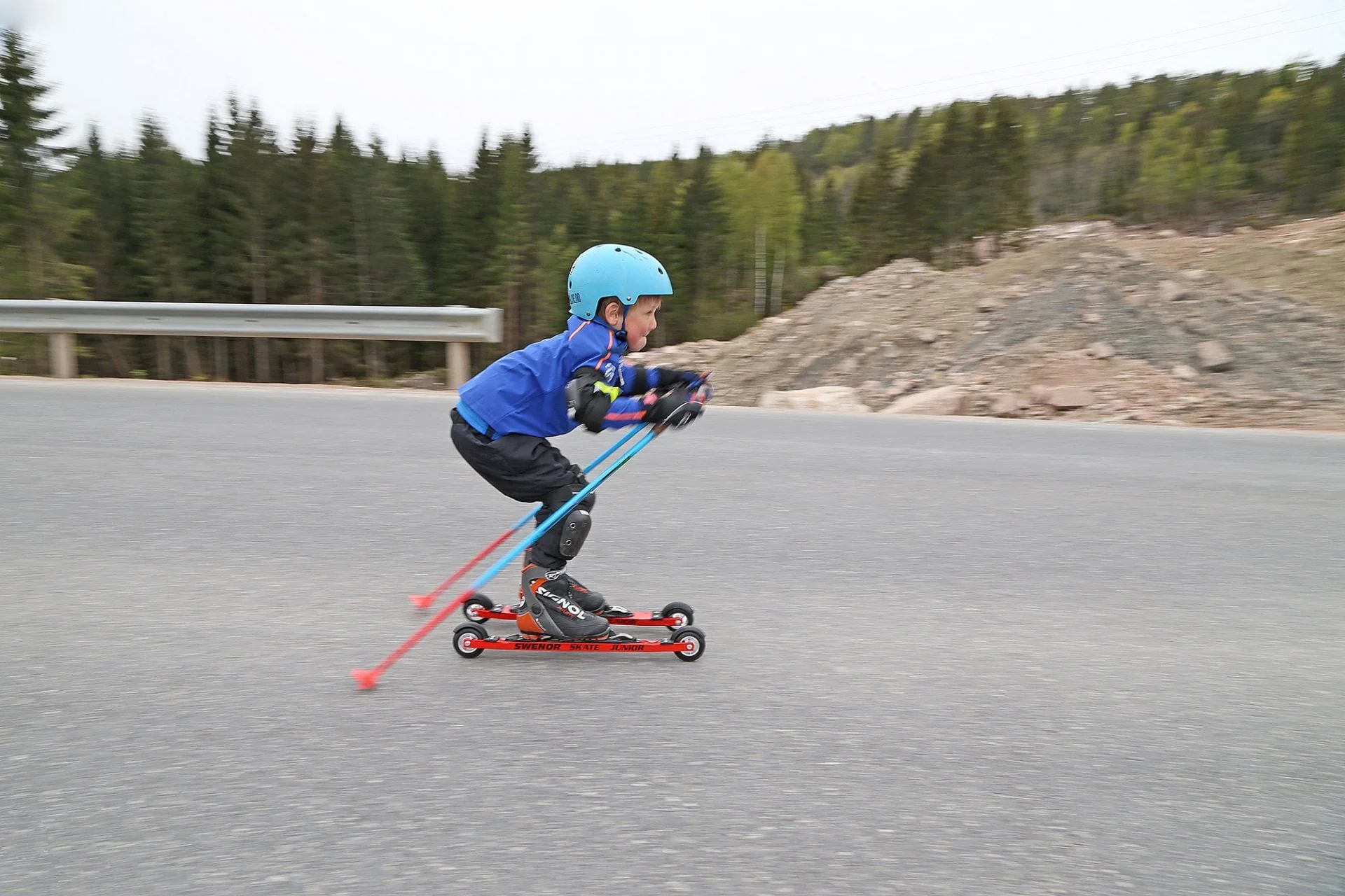Swenor Skate Junior Aluminum Rollerskis (Blue) | Cosmetic Damage - Image 7